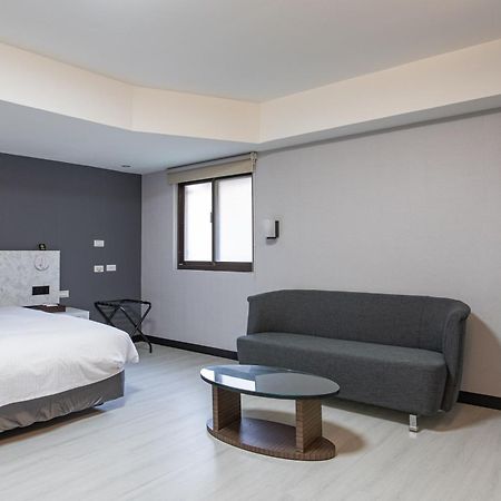 Hub Hotel - Songshan Airport Branch Tajpej Zewnętrze zdjęcie