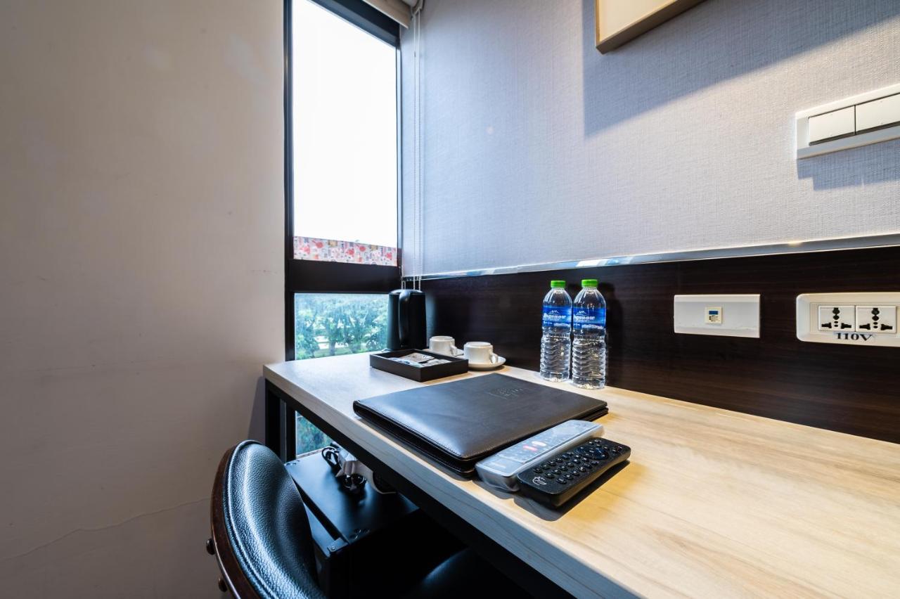 Hub Hotel - Songshan Airport Branch Tajpej Zewnętrze zdjęcie
