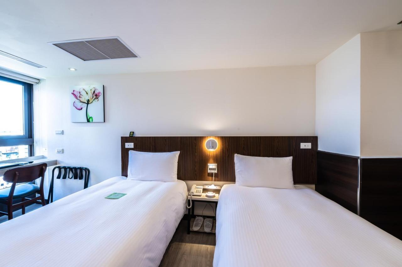 Hub Hotel - Songshan Airport Branch Tajpej Zewnętrze zdjęcie