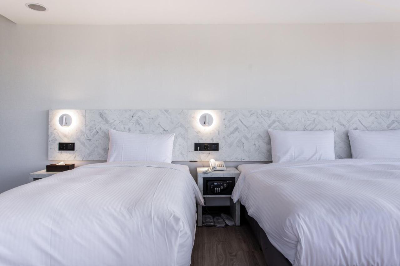 Hub Hotel - Songshan Airport Branch Tajpej Zewnętrze zdjęcie